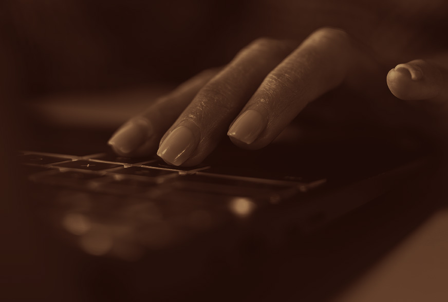 Análise forense digital de documentos, mensagens e registros eletrônicos